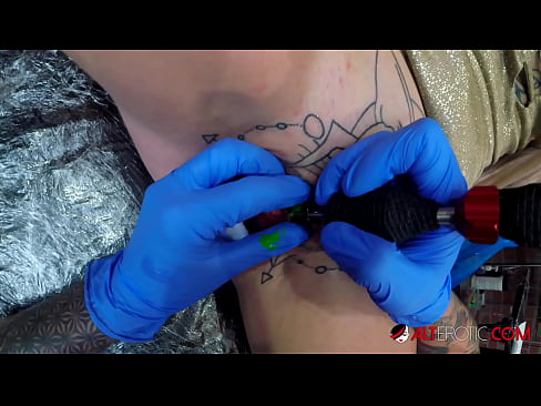 ❤️ Sully Savage, o bunăciune extrem de tatuată, și-a făcut un tatuaj pe clitorisul ei ❤ at us ro.taxiklass.ru ﹏